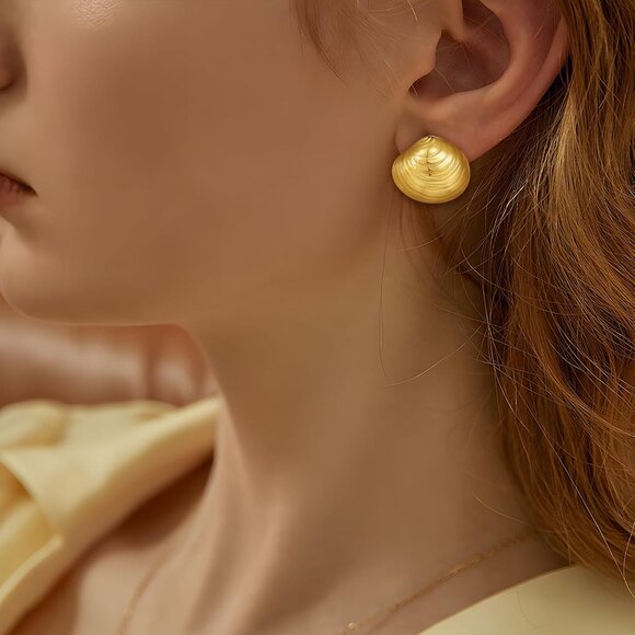 18k Gold Plated Seashell Stud Earrings for Women, Dainty Marine Jewelry for Summ - Picture 3 of 7